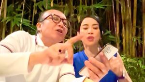 Momen Dearly Joshua Ngopi dan Makan Romantis Bareng Ari Lasso