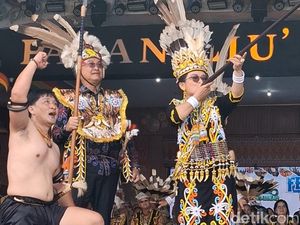 Momen Istri Bupati Malinau Main Sumpit, Sekali Tiup Langsung Kena Sasaran