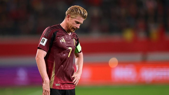GHENT, BELGIUM - OCTOBER 10: Kevin De Bruyne of Belgium looks dejected following the FIFA World Cup 2026 Qualifier match between Belgium and North Macedonia at Planet Group Arena on October 10, 2025 in Ghent, Belgium. (Photo by Dean Mouhtaropoulos/Getty Images)