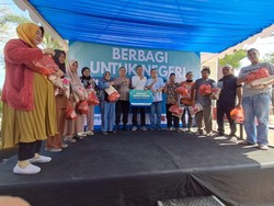 98 Resolution Network Serahkan 2.250 Paket Sembako di Jakarta hingga Makassar