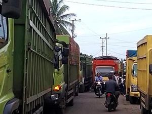 Jalan Khusus Belum Siap Dinilai Pemicu Kemacetan Truk Batu Bara di Jambi