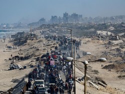 Ribuan Warga Palestina Bersorak Sambut Tahanan Gaza yang Dibebaskan Israel