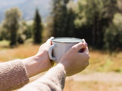 Ngopi Pagi atau Malam? Begini Cara Ideal Minum Kopi agar Nikmat Maksimal Ngopi Pagi atau Malam? Begini Cara Ideal Minum Kopi agar Nikmat Maksimal