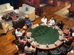 Malam Minggu Prabowo Rapat Bareng Muzani-Yusril di Hambalang, Bahas Apa?