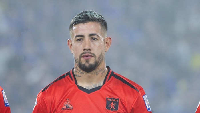 Rodrigo Holgado of America is playing in the match between Millonarios F.C. and America de Cali on date 5 as part of the BetPlay DIMAYOR I 2024 League at the Nemesio Camacho El Campin Stadium in Bogota, Colombia. (Photo by Daniel Garzon Herazo/NurPhoto via Getty Images)