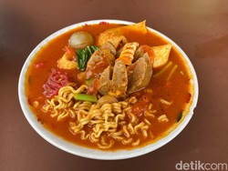 Video: Pedas Nampol! Seblak Viral Mama Nugi Pocis