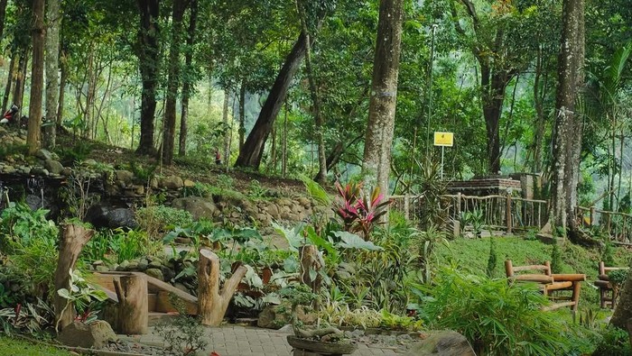 Tretes Asik Land