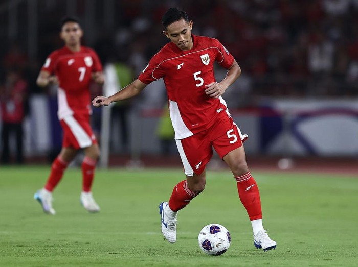 JAKARTA, INDONESIA - MARCH 25: Rizky Ridho of Indonesia in action during the FIFA World Cup qualifier Asian third round Group C match between Indonesia and Bahrain at Gelora Bung Karno Stadium on March 25, 2025 in Jakarta, Indonesia. (Photo by Robertus Pudyanto/Getty Images)