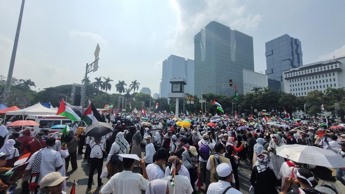 Momen Syahdu, Lautan Massa Lantunkan 'Heal The World' di Aksi Bela Palestina