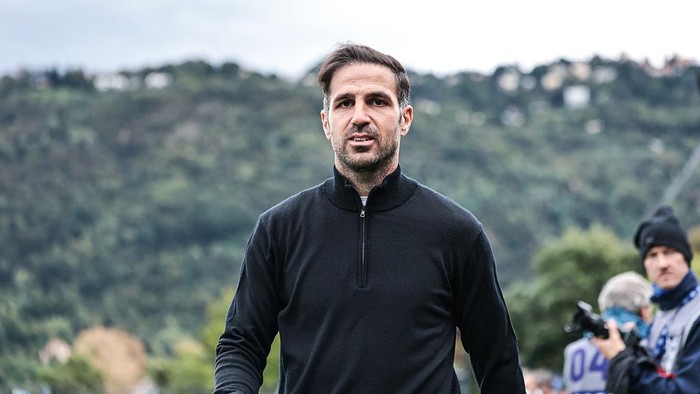 Cesc Fabregas, head coach of Como 1907, is present during the Serie A football match between Como 1907 and US Cremonese in Como, Italy, on September 27, 2025, at Stadio Giuseppe Sinigaglia. (Photo by Emanuele Comincini/NurPhoto via Getty Images)