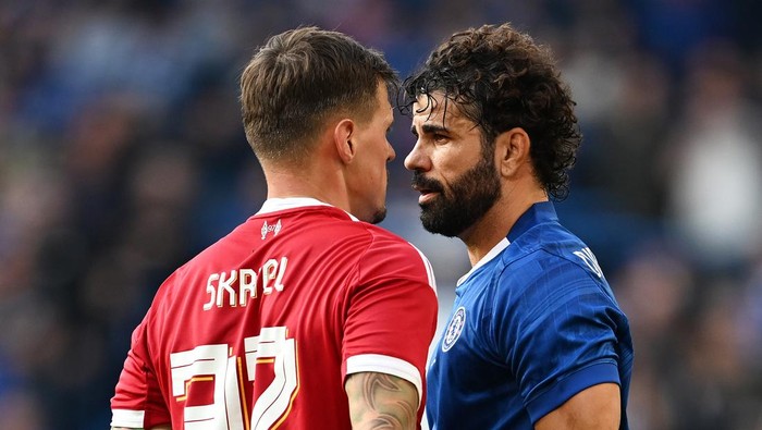 LONDON, ENGLAND - OCTOBER 11: Martin Skrtel of Liverpool Legends and Diego Costa of Chelsea Legends clash during the Legends match between Chelsea Legends and Liverpool Legends at Stamford Bridge on October 11, 2025 in London, England. (Photo by Darren Walsh/Chelsea FC via Getty Images)