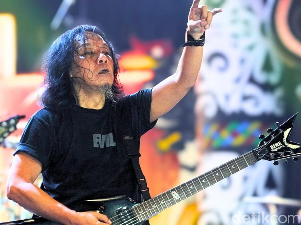 Aksi Eet Sjahranie, Gitaris yang Pernah Belajar Gitar ke Jukir di Samarinda Aksi Eet Sjahranie, Gitaris yang Pernah Belajar Gitar ke Jukir di Samarinda