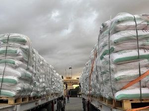 Truk Bantuan Mulai Berdatangan ke Gaza Truk Bantuan Mulai Berdatangan ke Gaza