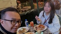 Intip Keseruan Ari Lasso Makan di Restoran bersama Anak-Anaknya