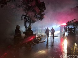 Rumah-Toko di Pekanbaru Terbakar Dini Hari Tadi, Diduga Akibat Kipas Angin