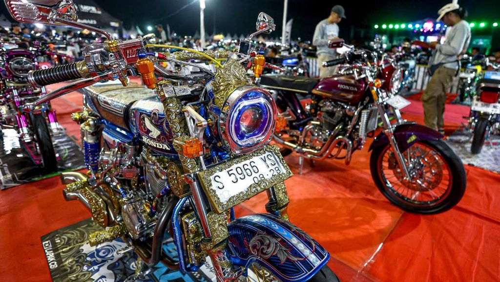 Ribuan Motor Klasik Serbu Nganjuk, CB Bekicot Gelar Kontes Modifikasi Ribuan Motor Klasik Serbu Nganjuk, CB Bekicot Gelar Kontes Modifikasi