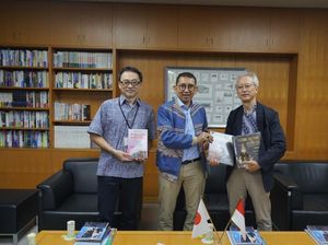 Menbud Fadli Zon Dorong Penguatan Studi Kebudayaan Indonesia di Osaka Menbud Fadli Zon Dorong Penguatan Studi Kebudayaan Indonesia di Osaka