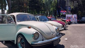Ratusan Mobil VW Unjuk Gigi dalam Acara Pertemuan di Kota Malang