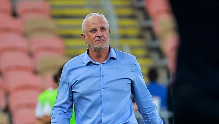 Soccer Football - FIFA World Cup - AFC Qualifiers - Group B - Iraq v Indonesia - King Abdullah Sport City, Jeddah, Saudi Arabia - October 11, 2025 Iraq coach Graham Arnold REUTERS/Stringer