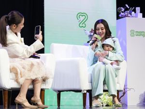 Aaliyah Massaid Bawa Arash Kerja, Jadi Buruan Foto Aaliyah Massaid Bawa Arash Kerja, Jadi Buruan Foto