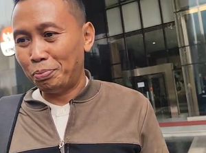 Anggota DPRD Mojokerto Irit Bicara Usai Diperiksa KPK di Kasus Kuota Haji