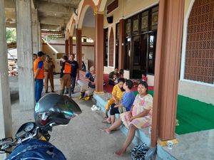 65 Ribu Rumah di Cilacap Terdampak Banjir, Ratusan Warga Mengungsi 65 Ribu Rumah di Cilacap Terdampak Banjir, Ratusan Warga Mengungsi