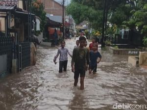 Banjir Rendam 2 Desa di Bumiayu Brebes Banjir Rendam 2 Desa di Bumiayu Brebes