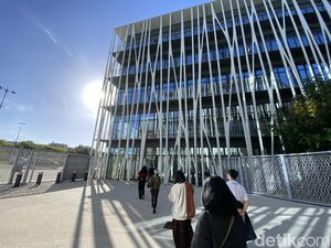 Kunjungan Spesial ke Pusat Artisan Chanel Sehari Setelah Debut Desainer Baru Kunjungan Spesial ke Pusat Artisan Chanel Sehari Setelah Debut Desainer Baru