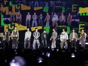 Tur Dunia NEW_ SEVENTEEN Cuma Mampir ke 2 Negara ASEAN Ini