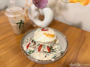 Kafe Galeri Ini Punya Nasi Goreng Kecombrang dan Buttermilk Chicken Enak Kafe Galeri Ini Punya Nasi Goreng Kecombrang dan Buttermilk Chicken Enak