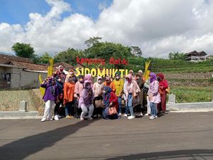 Kampung Batik Sidomukti, Sentra Batik Pring Sedapur dari Lereng Lawu Kampung Batik Sidomukti, Sentra Batik Pring Sedapur dari Lereng Lawu