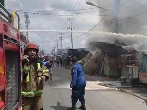 9 Kios Terbakar di Deli Serdang, 5 Unit Damkar Dikerahkan