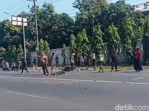 Diduga Microsleep, Pemotor di Pasuruan Tewas Tabrak Truk Boks Diduga Microsleep, Pemotor di Pasuruan Tewas Tabrak Truk Boks