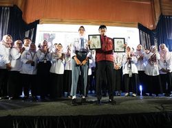 Sejumlah Siswa Sekolah Rakyat Dapat Beasiswa Kuliah & Dapat Jaminan Kerja