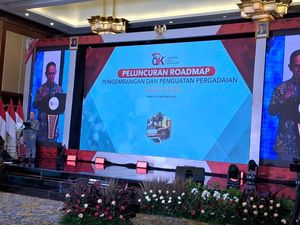 Gadai Ilegal Marak, Bahkan Berdiri Dekat Kantor OJK Gadai Ilegal Marak, Bahkan Berdiri Dekat Kantor OJK