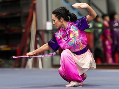 Pose Kris Dayanti Latihan Wushu Buat Kejuaran Internasional di China