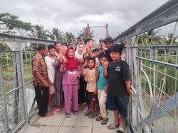 Legislator Gerindra Resmikan Jembatan Pancimas Maju Jelita usai Perbaikan