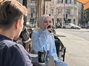 Lesti Kejora Hamil Anak ke-3, Makin Mesra Kulineran Bareng Rizky Billar Lesti Kejora Hamil Anak ke-3, Makin Mesra Kulineran Bareng Rizky Billar