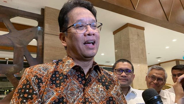Berita Seputar Selebriti Insertlive Terkini : Komentar Anak Purbaya Yudhi soal Ayah Tolak Family Office