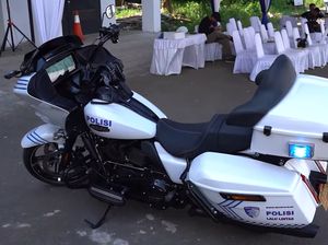 Moge Patwal VVIP Ada Boncengannya Padahal Sendirian, Buat Siapa? Moge Patwal VVIP Ada Boncengannya Padahal Sendirian, Buat Siapa?