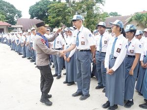Kapolda Babel Datangi Sekolah di Belitung, Ini Pesannya Kapolda Babel Datangi Sekolah di Belitung, Ini Pesannya
