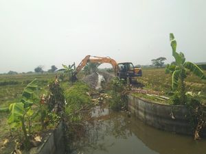 Lamongan Benahi 68 Titik Saluran Air Cegah Banjir Saat Musim Hujan Lamongan Benahi 68 Titik Saluran Air Cegah Banjir Saat Musim Hujan
