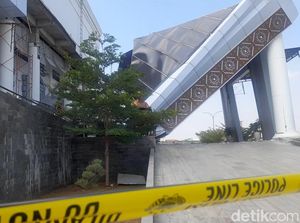 Teras Kantor Pemerintahan Brebes Ambruk Tak Kunjung Diperbaiki, Ini Alasannya Teras Kantor Pemerintahan Brebes Ambruk Tak Kunjung Diperbaiki, Ini Alasannya