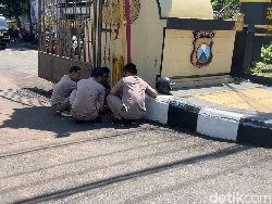 Sarana Mapolres Lumajang Rusak Diserang Keluarga Tersangka Diperbaiki
