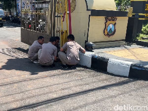 Sarana Mapolres Lumajang Rusak Diserang Keluarga Tersangka Diperbaiki Sarana Mapolres Lumajang Rusak Diserang Keluarga Tersangka Diperbaiki