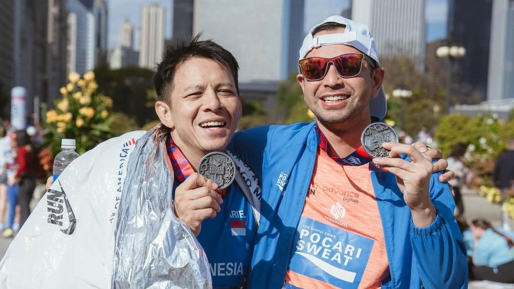 Ariel NOAH hingga Raffi Ahmad Ikut Chicago Marathon, Suporter Gak Kalah Heboh Ariel NOAH hingga Raffi Ahmad Ikut Chicago Marathon, Suporter Gak Kalah Heboh