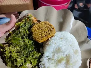 5 Tempat Makan Legendaris dan Viral di Kebon Kacang, Dijamin Puas! 5 Tempat Makan Legendaris dan Viral di Kebon Kacang, Dijamin Puas!