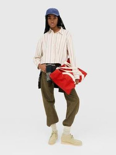 UNIQLO JW Anderson Fall/Winter 2025 dirilis pada Oktober 2025 yang terinspirasi dari gaya warisan khas Inggris.