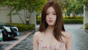 Viral! Zhao Lusi Hapus Makeup di Drama Loves Ambition, Wajah Asli Disorot