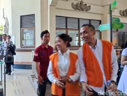 Senyum Pasutri Penjual Sayur Usai Dituntut 9 Bulan Bui